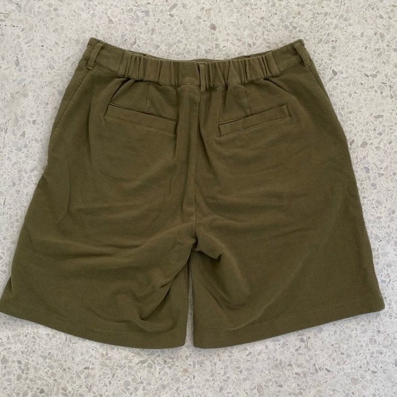 Richer Poorer Women’s Rustic City Short | Olive Army | Size M | NWOT - Picture 4 of 8